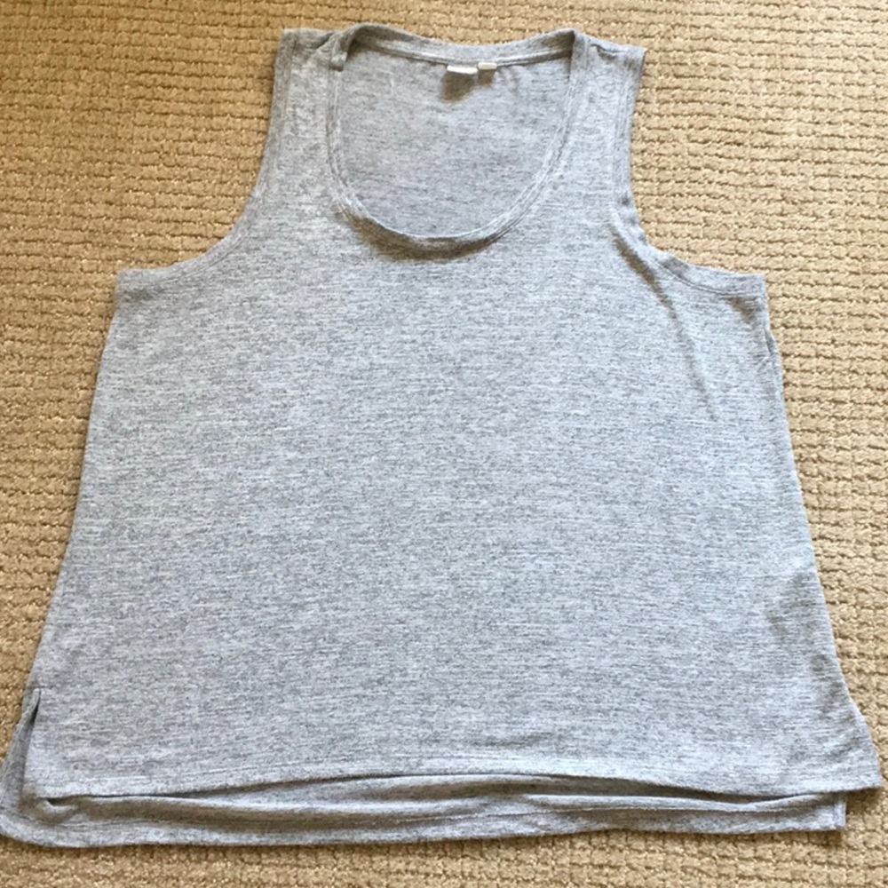 Sleeveless t-shirt
